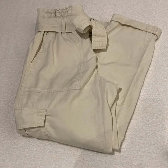 Banana republic cropped cargo pants, size 2 - Picture 7 of 7